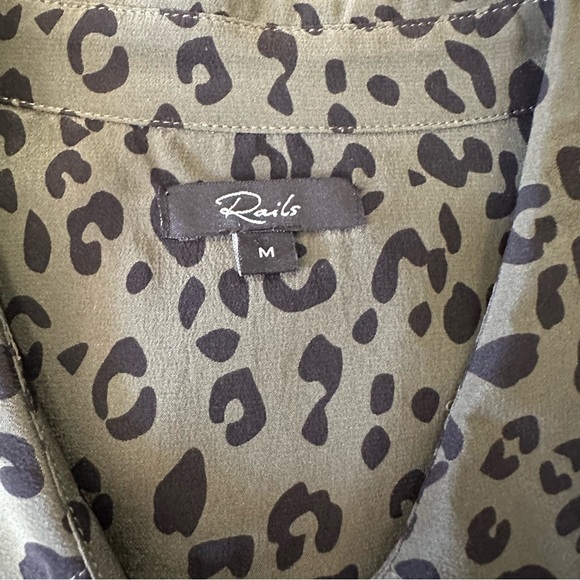 Rails 100% Silk Buttoned Down Shirt Kate Blouse In Olive Cheetah Print Size M - Picture 11 of 16